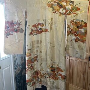 Vintage Floral Embroidered Silk Japanese Kimono / Furisode